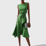 Andrea | Moderna elegance asimetriskā kleitā