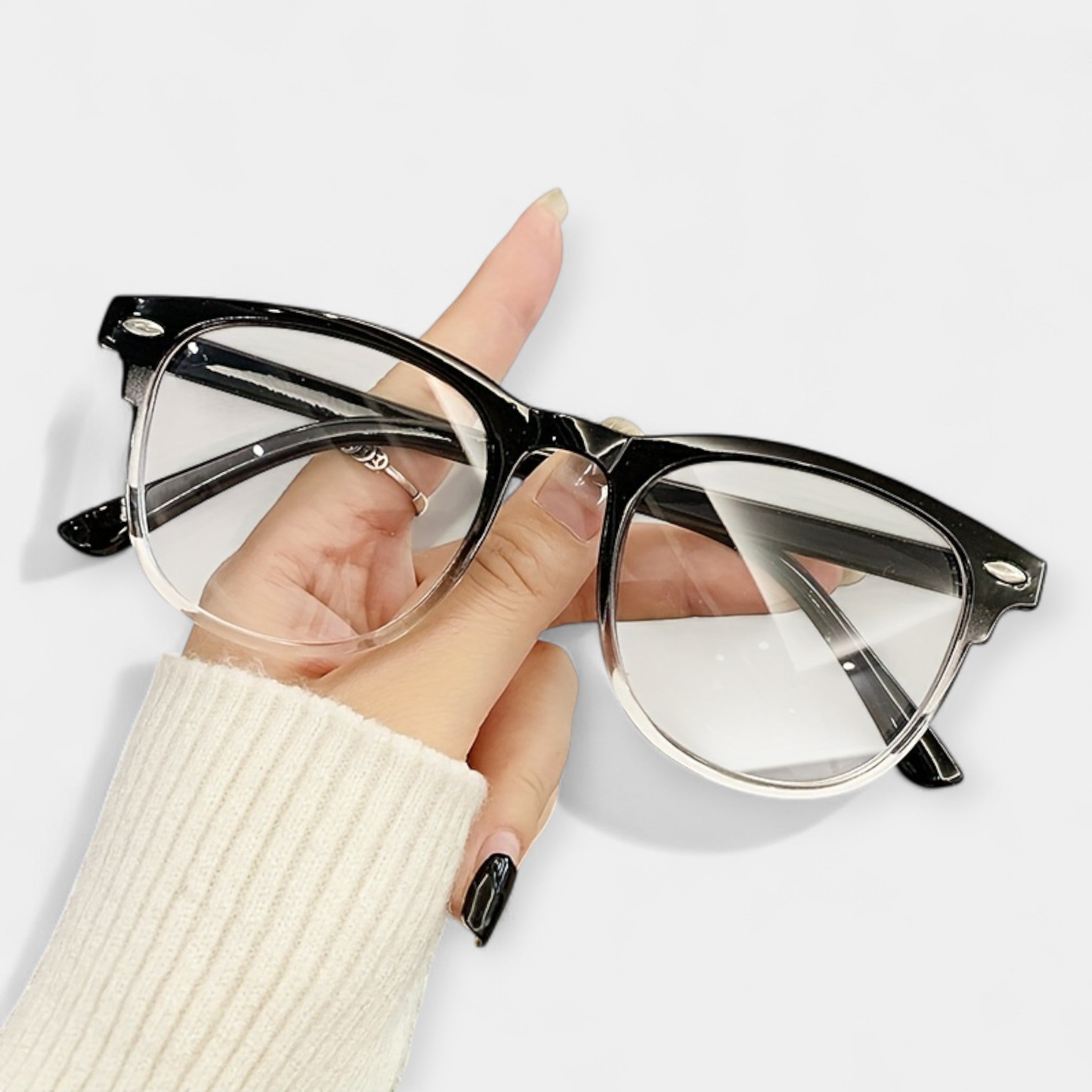 Ilona | Brilles, kas bloķē zilo gaismu