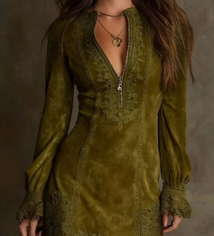 Eva | Eleganta zamšādas mežģīņu kleita